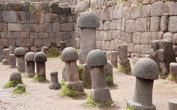 Photo by https://www.inspirock.com/peru/chucuito/fertility-temple-a9369171369