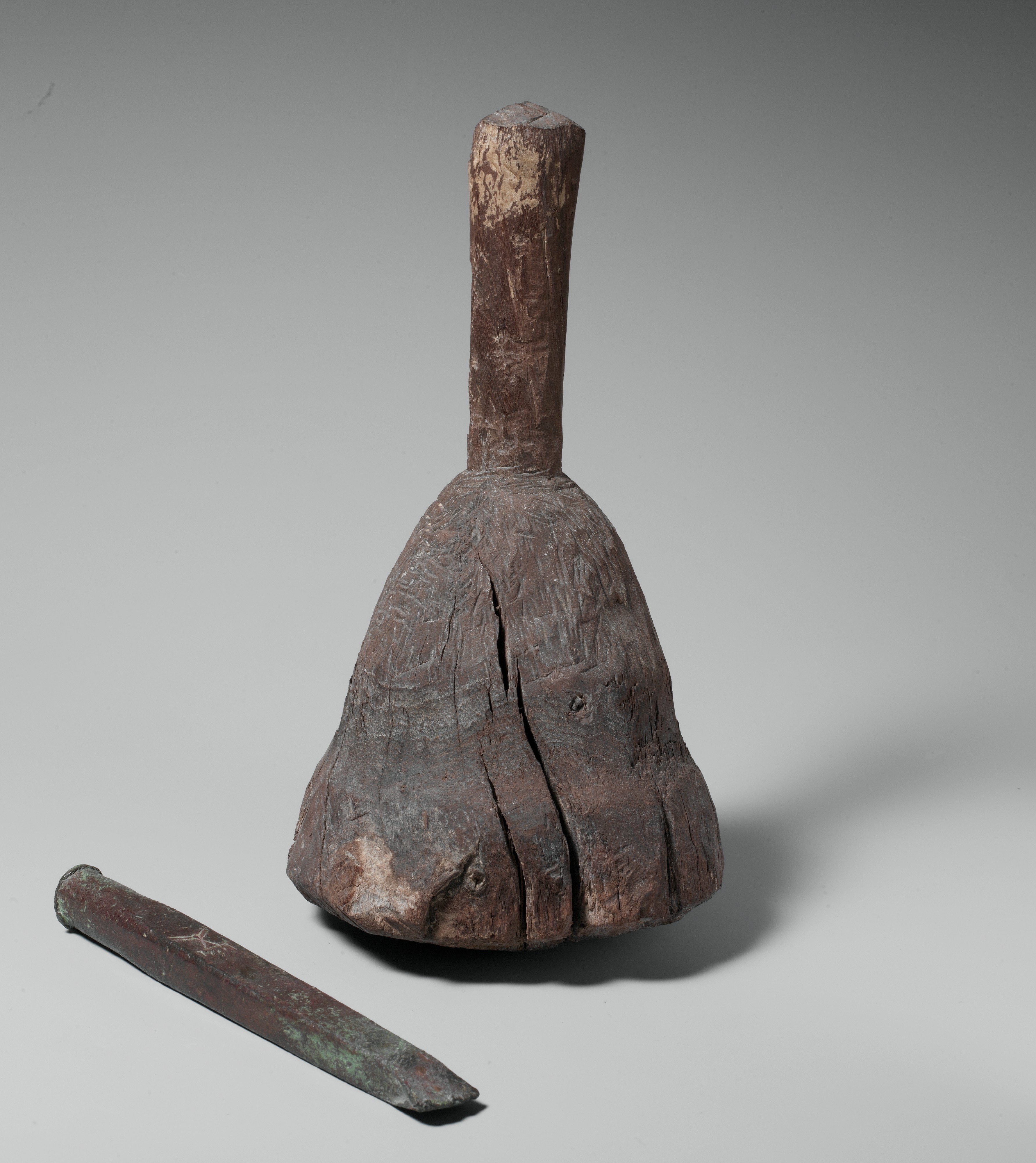 ค้อนไม้และสิ่วโลหะ