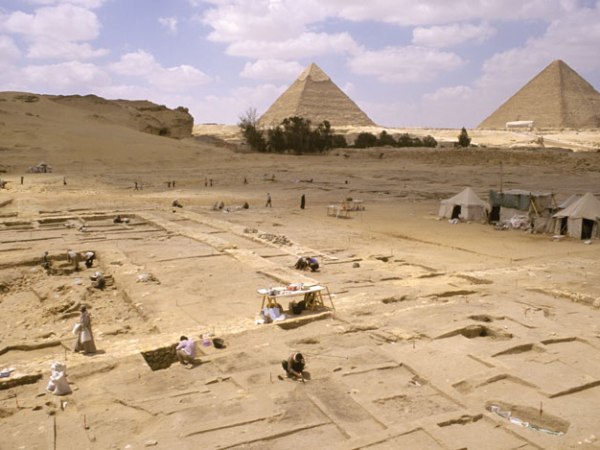 พีระมิดไม่ได้สร้างด้วยเอเลี่ยนหรือทาส!